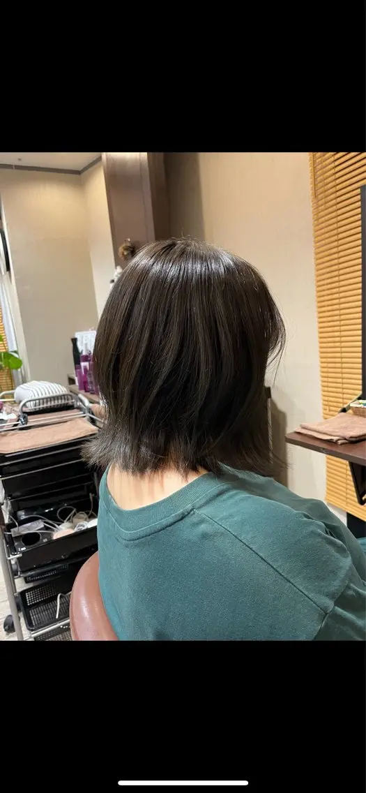 ショート SHIORI💜口コ ミNo.1艶カラーのヘアスタイル