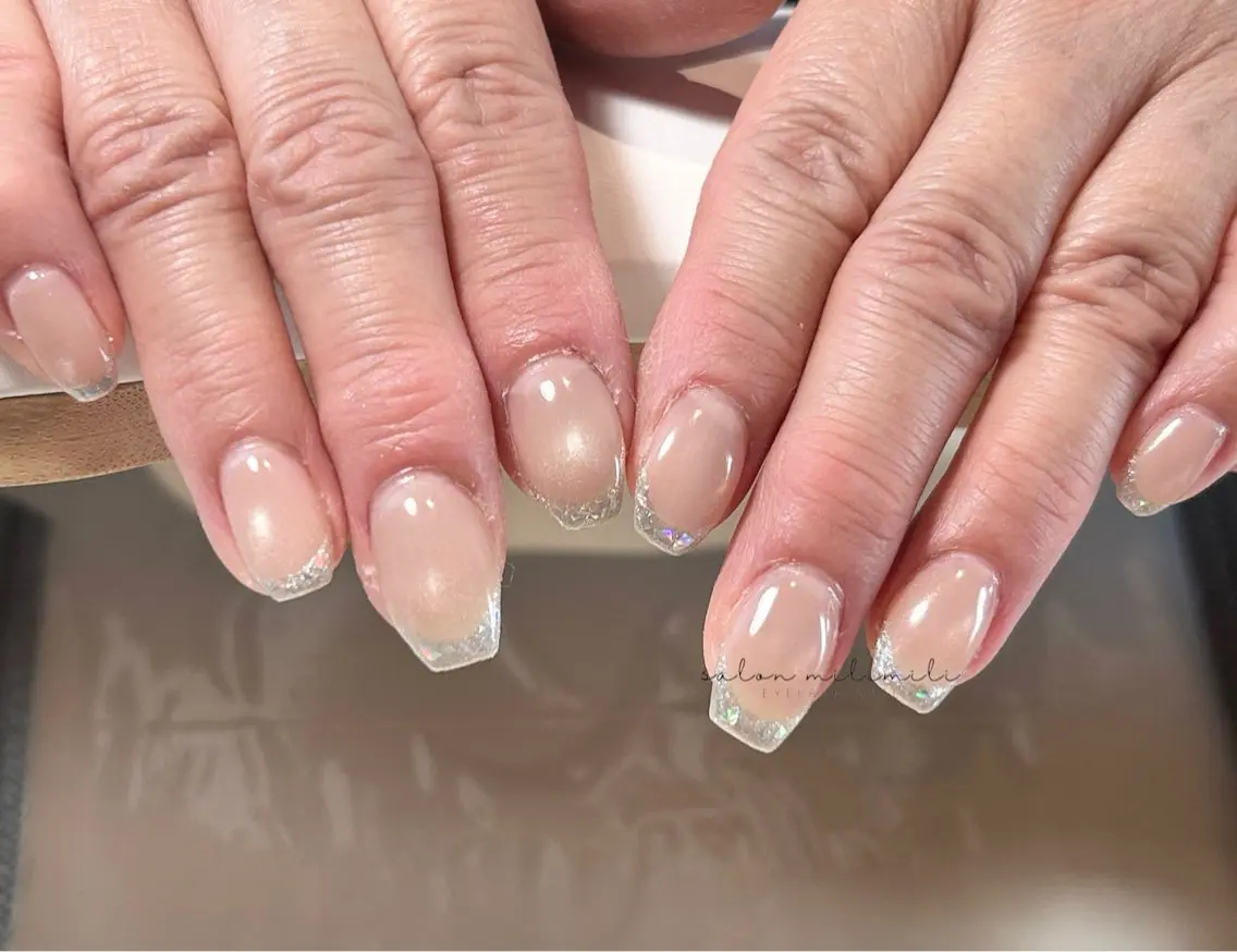 ネイル フレンチネイル ガラスフレンチ 持ち込み milimili アンナのネイルデザイン