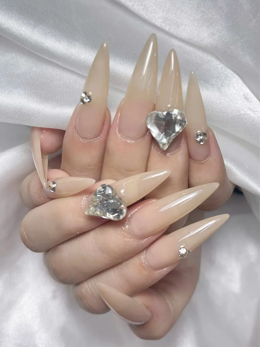 ネイル LEELA NAIL STUDIOのネイルデザイン