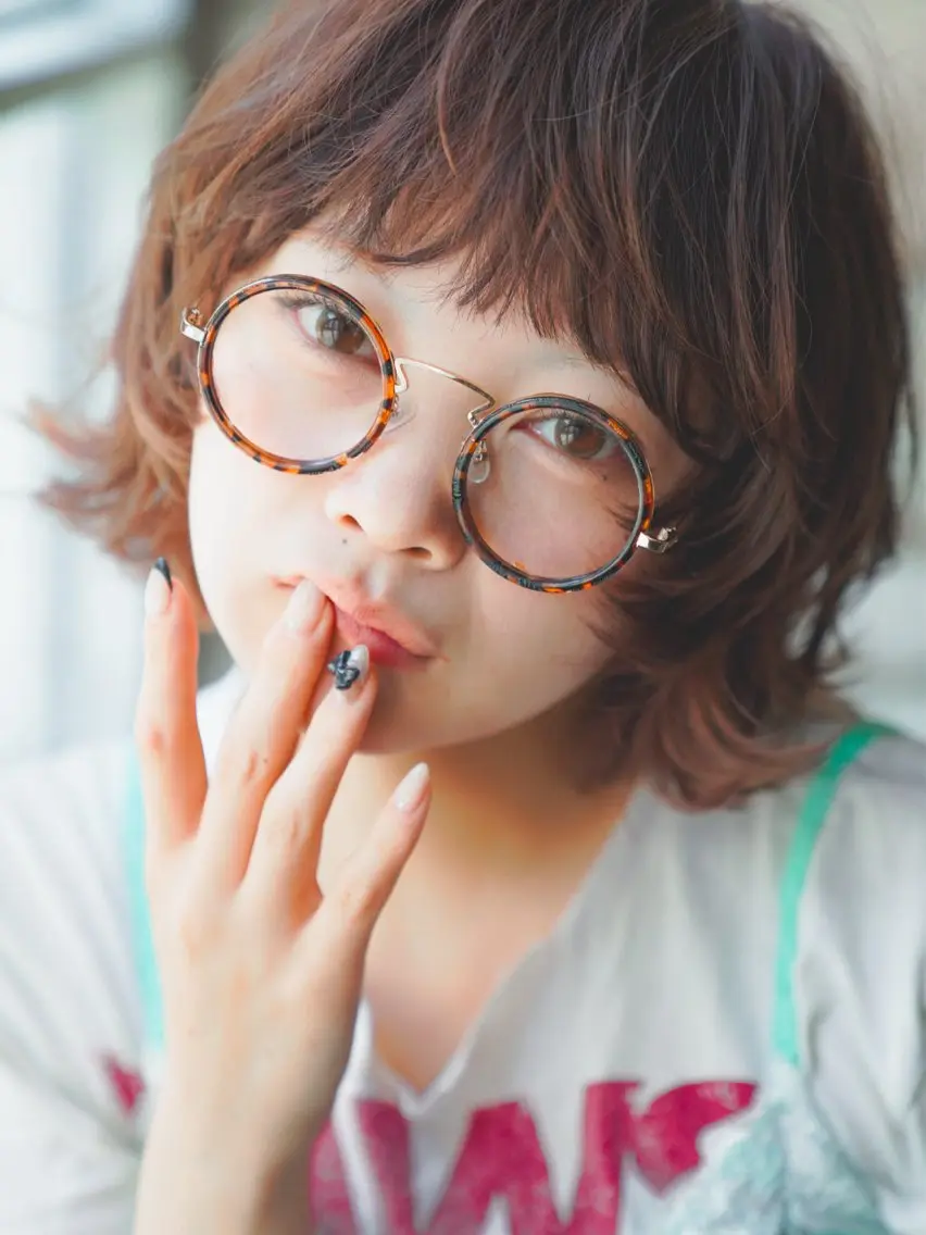 ショート カラー パーマ ヘアカラー ズミ🦖ニュアンス パーマ/レイヤーのヘアスタイル