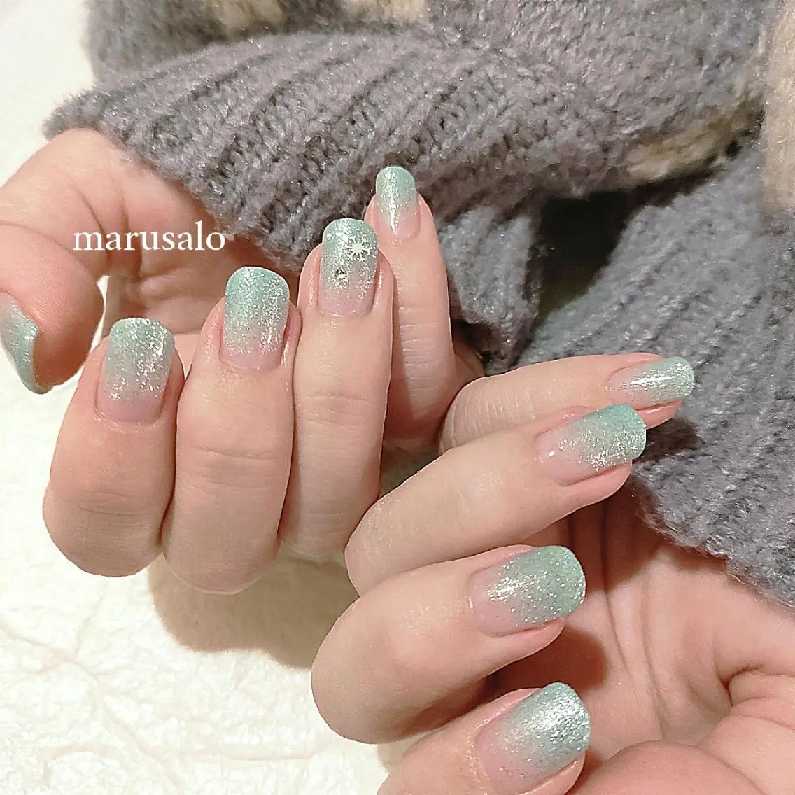 ネイル グラデーション ラメ(グリッター) ラメグラデーション 水色 シンプルネイル ハンドネイル marusalo nailのネイルデザイン