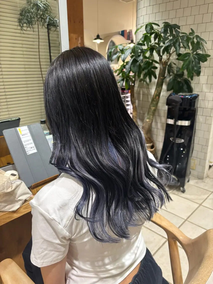 ロング カラー ブルーカラー インナーカラー 倉木 優羽のヘアスタイル