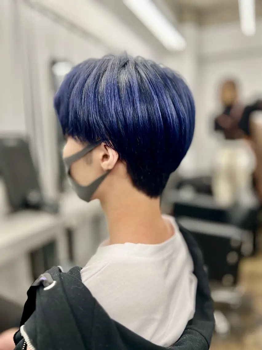ショート カラー 黒髪 ブルーカラー ブルーブラック 透明感カラー特化🫧 🦋栗原🦋のヘアスタイル