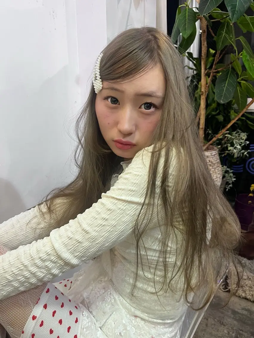 ロング カラー カット ヘアカラー トリートメント ヘッドスパ ness 一花のヘアスタイル