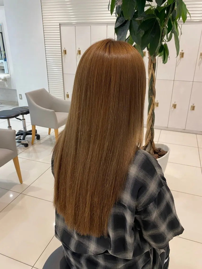 ロング カラー ベージュカラー ブリーチ ケアカラー ブリーチなしカラー 🎀TEN🎀 オリーブベージュのヘアスタイル