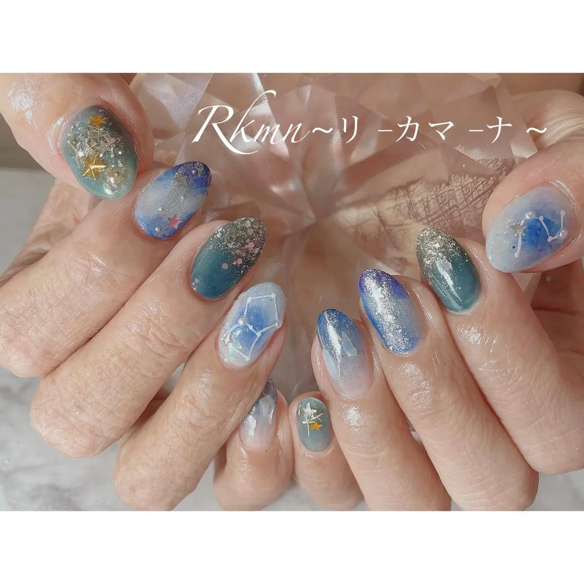 ネイル アートネイル ブルー キラキラネイル ラメ(グリッター) 春ネイル ハンドネイル フットネイル ハンドケア Rkmn ~リ-カマ-ナ~のネイルデザイン