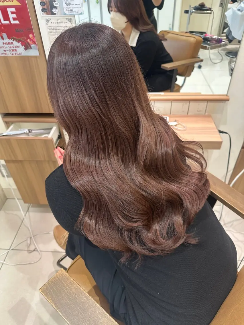ロング カラー ヘアアレンジ ベージュカラー ショコラベージュ 透明感カラー レイヤーカット🪽 𝐼𝐾𝑈𝑀𝐼のヘアスタイル