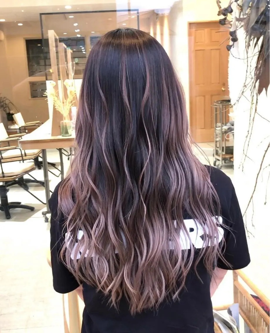 ロング 天野 真依子のヘアスタイル