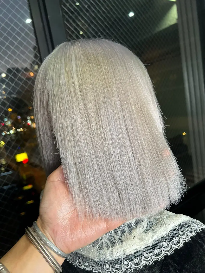 ロング カラー ベージュカラー ブリーチ ブロンド ケアブリーチ 透明感カラー ヘアカラー Lima/ハイトー ン/ブリーチ/心斎橋のヘアスタイル