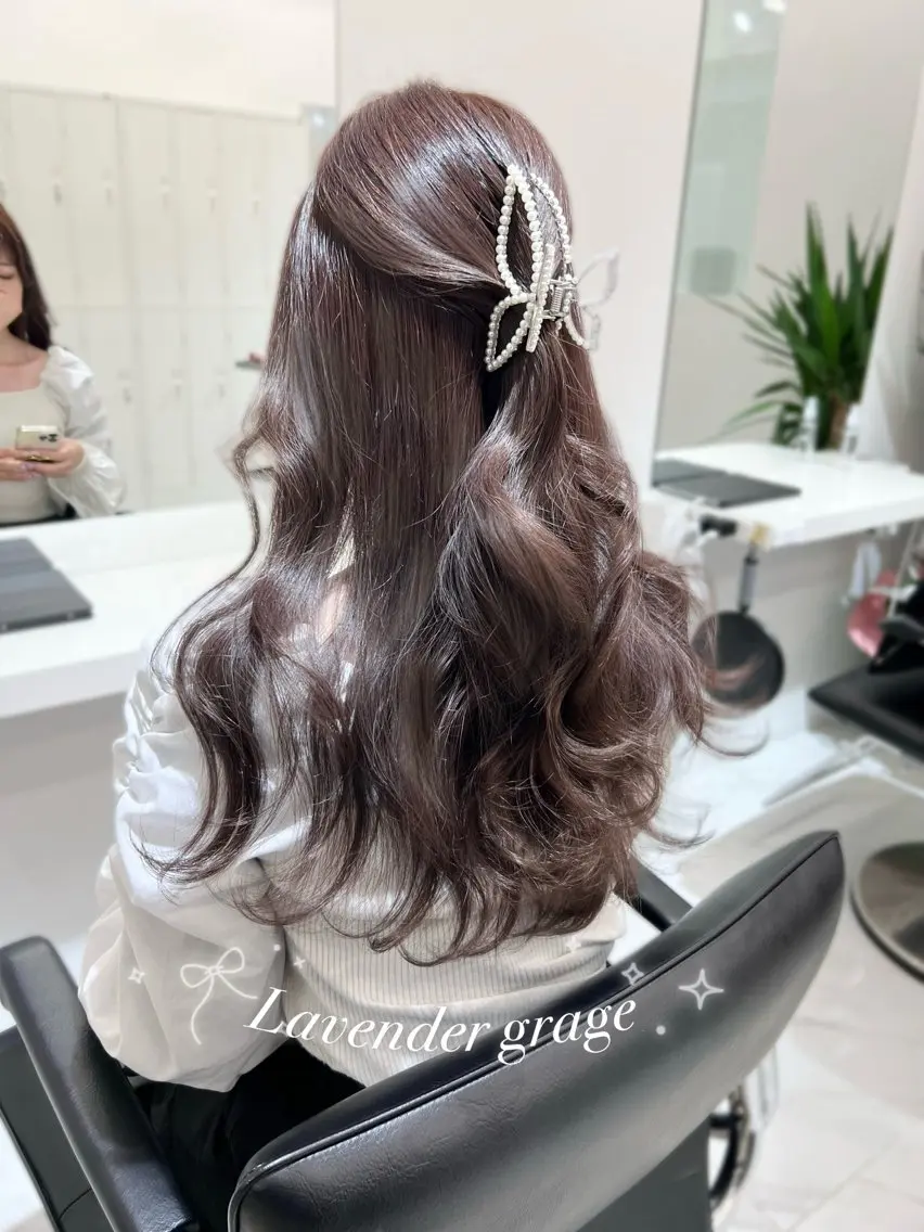 ロング カラー ベージュカラー ブリーチ グレージュ ラベンダーカラー ラベンダーグレージュ カット ヘアカラー トリートメント 盛れる顔まわり🤍 渋谷/Risa🎀のヘアスタイル