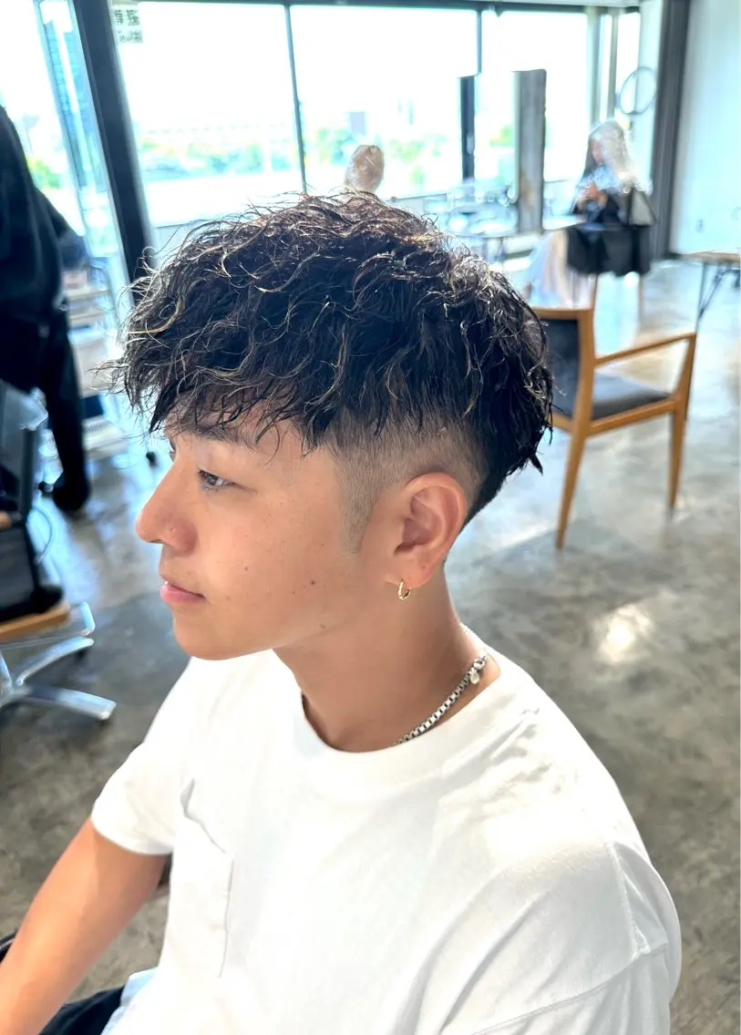 メンズ フェードカット マッシュ メンズパーマ メンズツイストパーマ 波巻きパーマ カット ヘアカラー パーマ トリートメント 骨格補正施術/メンズ 専門美容師/YUYAのヘアスタイル
