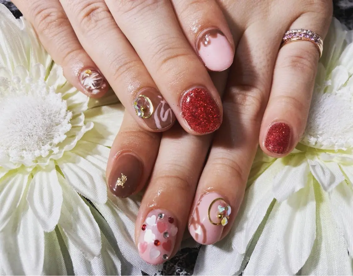 ショート ネイル バレンタイン ハンドネイル フットネイル ✴︎ Delightのネイルデザイン