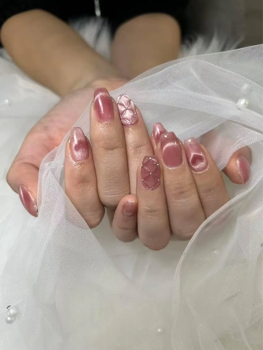 ネイル 🌈 Laule'aのネイルデザイン