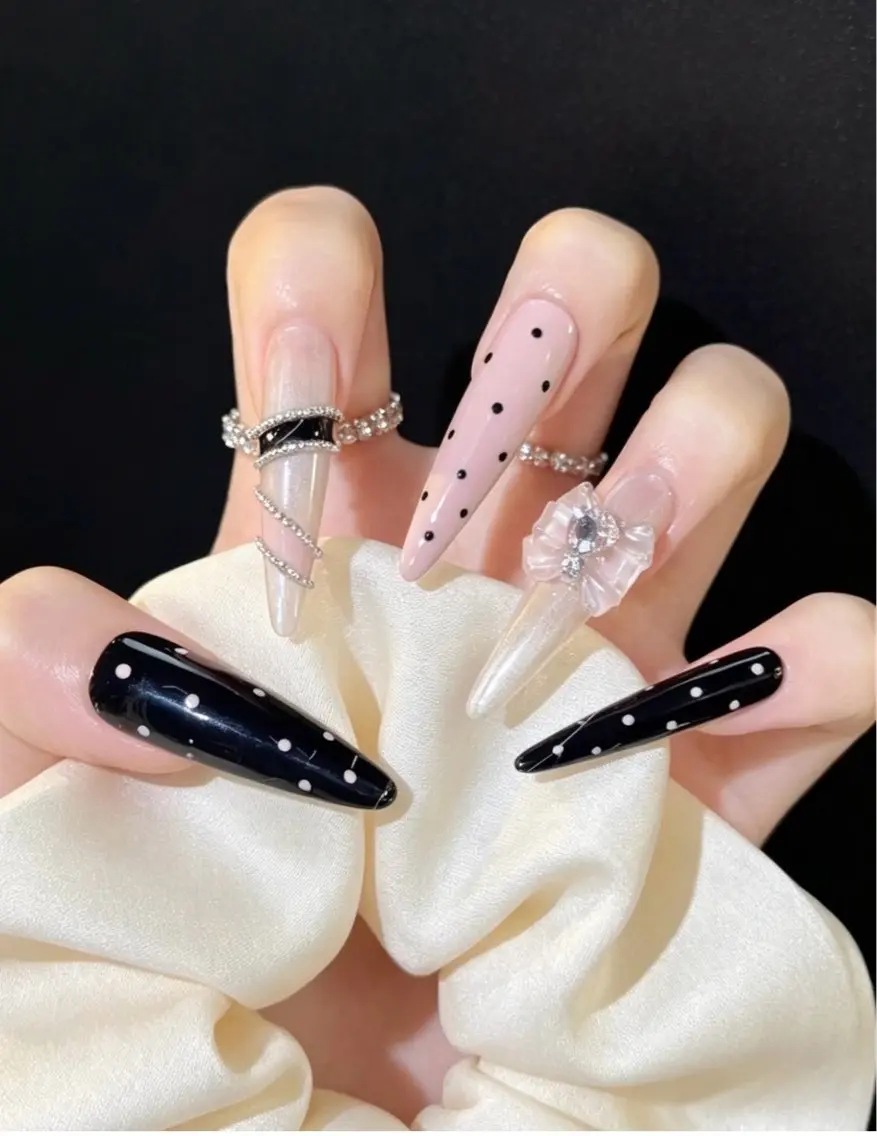 ネイル フレンチネイル キラキラネイル 韓国ネイル シンプルネイル ワンホンネイル ハンドネイル MEI Nailのネイルデザイン