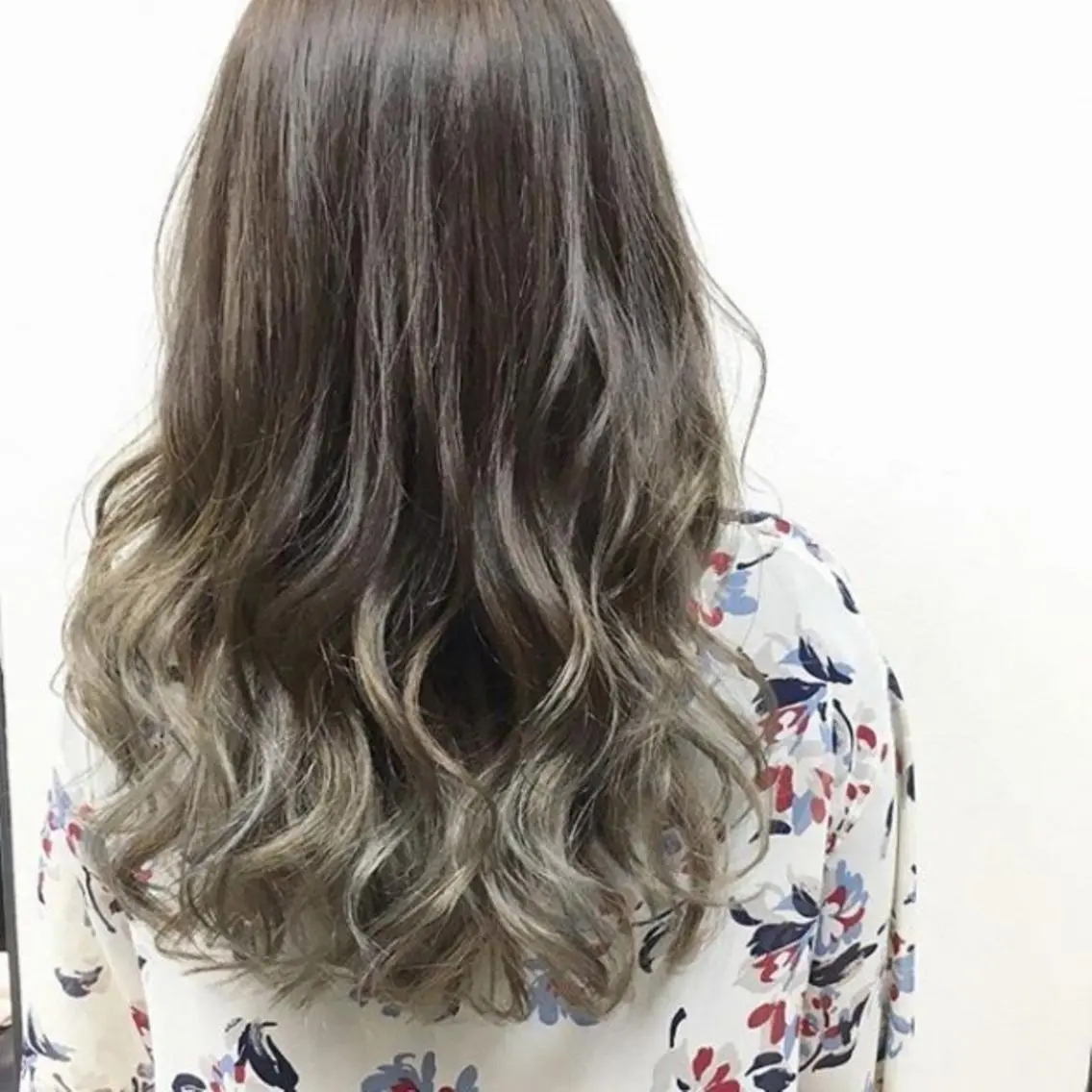 ミディアム カラー パーマ ヘアアレンジ メンズ キッズ ネイル マツエク・マツパ イルミナカラー premier modelsのヘアスタイル