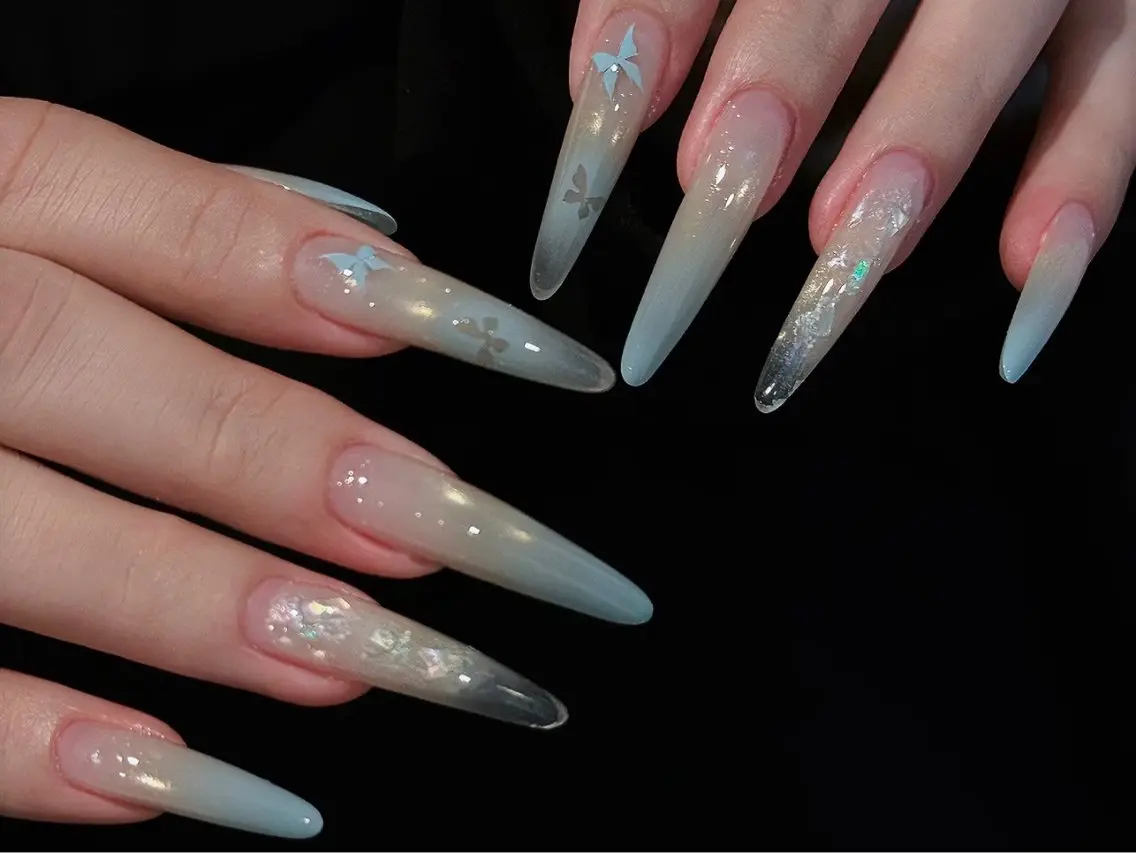 ネイル アートネイル オーロラネイル チークネイル フレンチネイル ガラスフレンチ ハンドネイル 🎀🎀YooLi Nail Salonのネイルデザイン