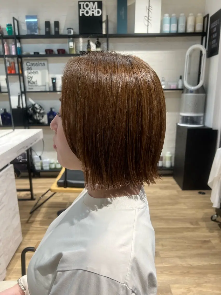 ショート 切りっぱなしボブ ボブ 外ハネヘア 鈴木 麻希のヘアスタイル