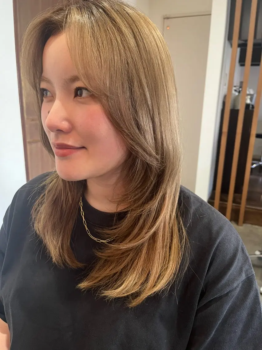 セミロング 🫧透明感カラー× レイヤー🫧HARUのヘアスタイル