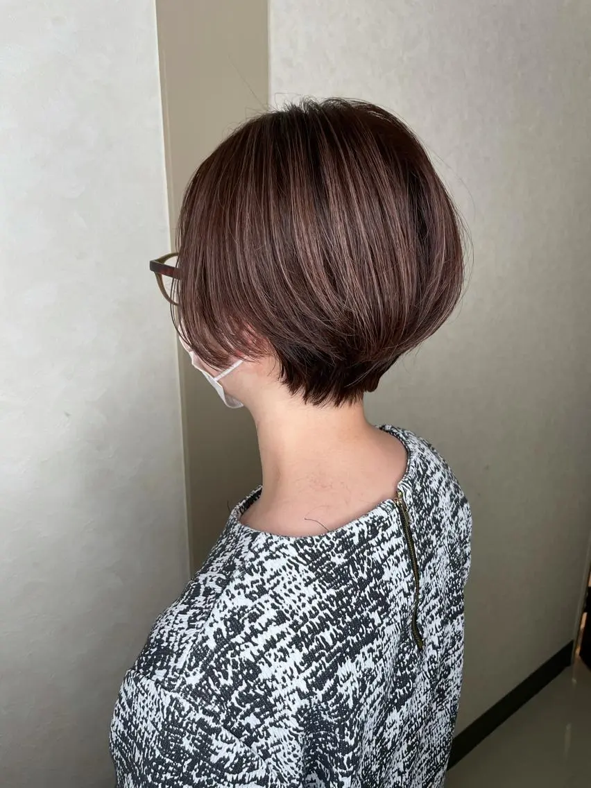 【白髪が気になる方専用】カット+白髪ぼかしハイライトカラー【ケアブリーチ使用】の写真