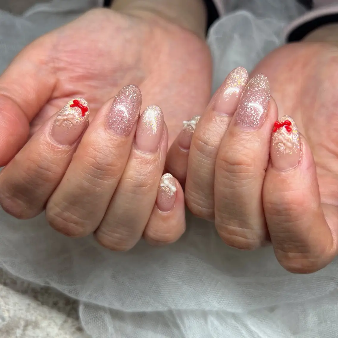 ネイル キラキラネイル ラメ(グリッター) リボン ハンドネイル ルミエナ銀座 KATAOKAのネイルデザイン