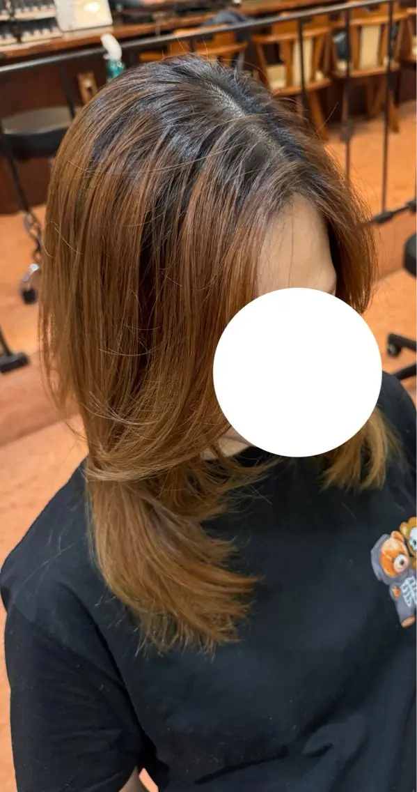ミディアム 佐瀬 萌生のヘアスタイル