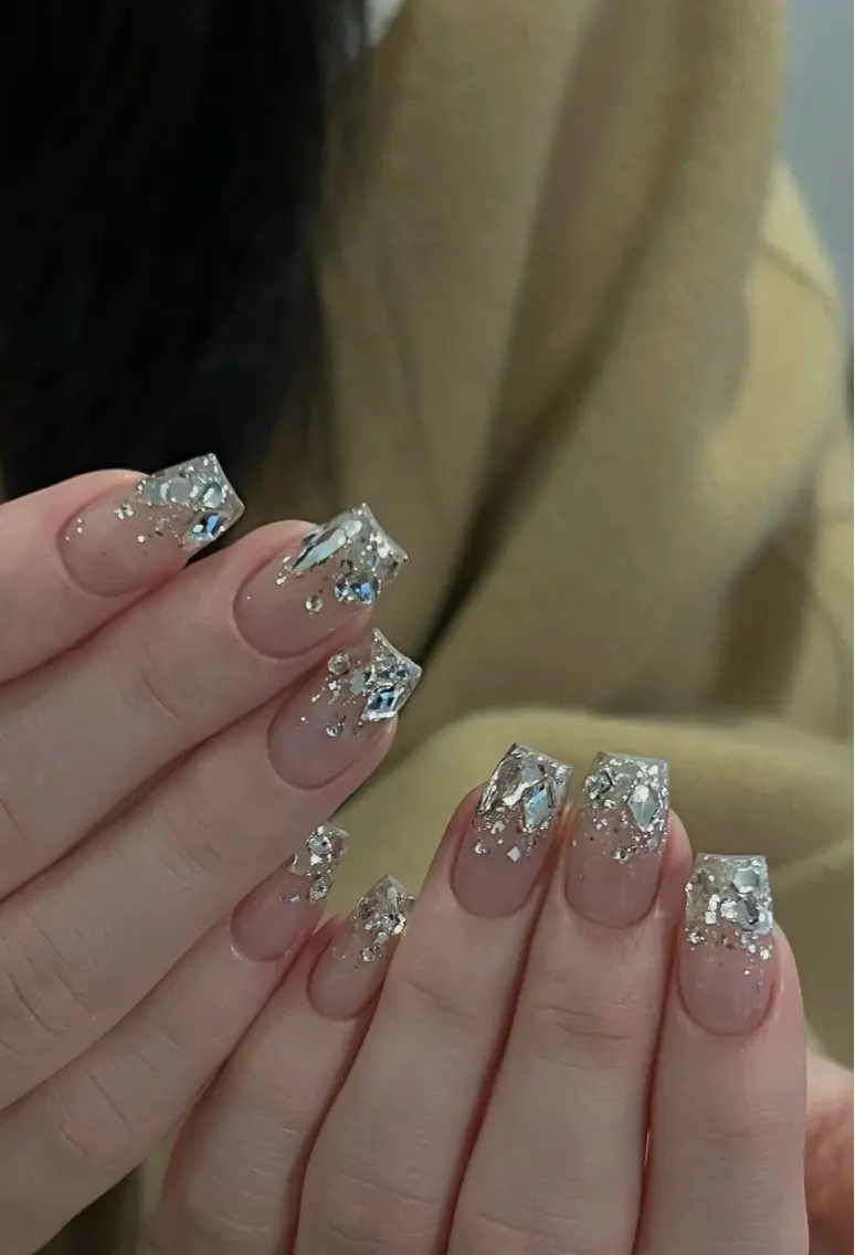 セミロング めぐみのネイルサロン スタッフ練習のネイルデザイン