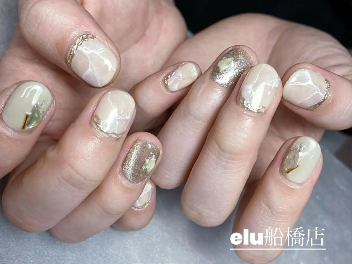 ネイル elu :nail&eyeのネイルデザイン