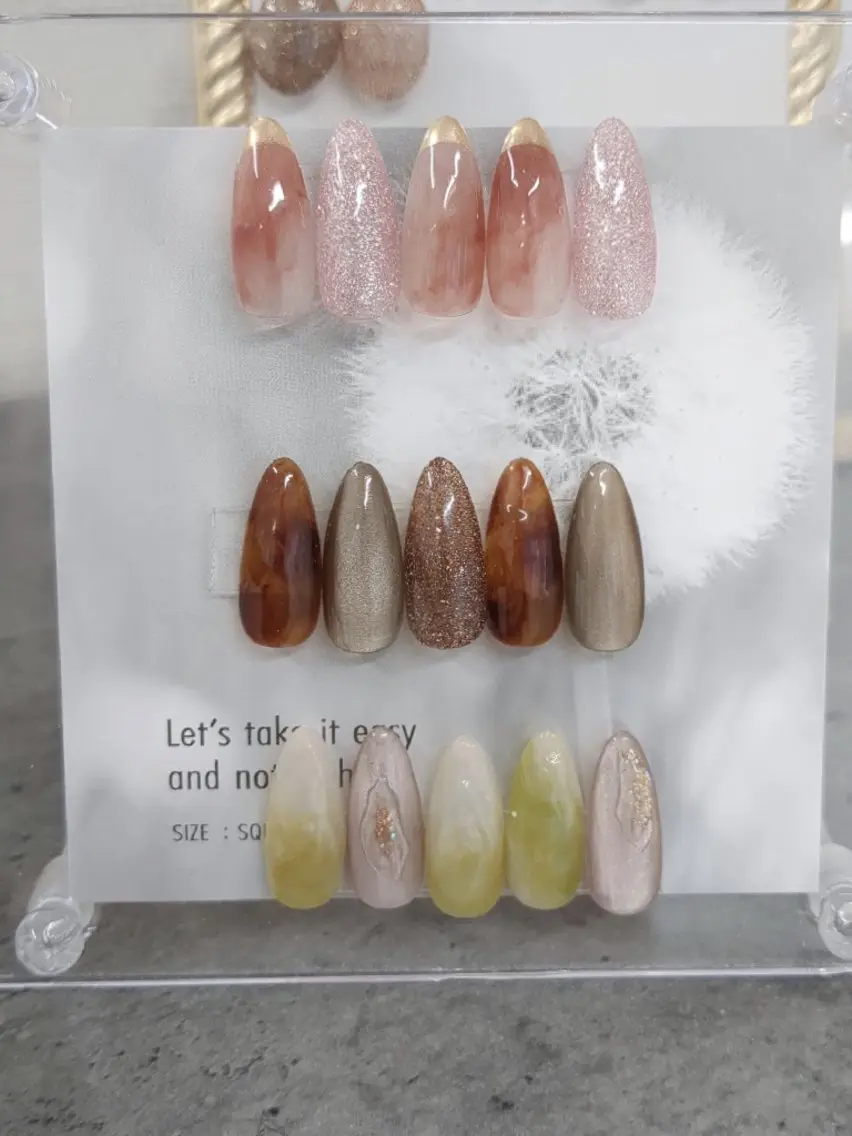 デザインコース💅✨オフ込み💕当店サンプルよりお選びいただけます❣️カラー、配置換え🆗✨✨の写真