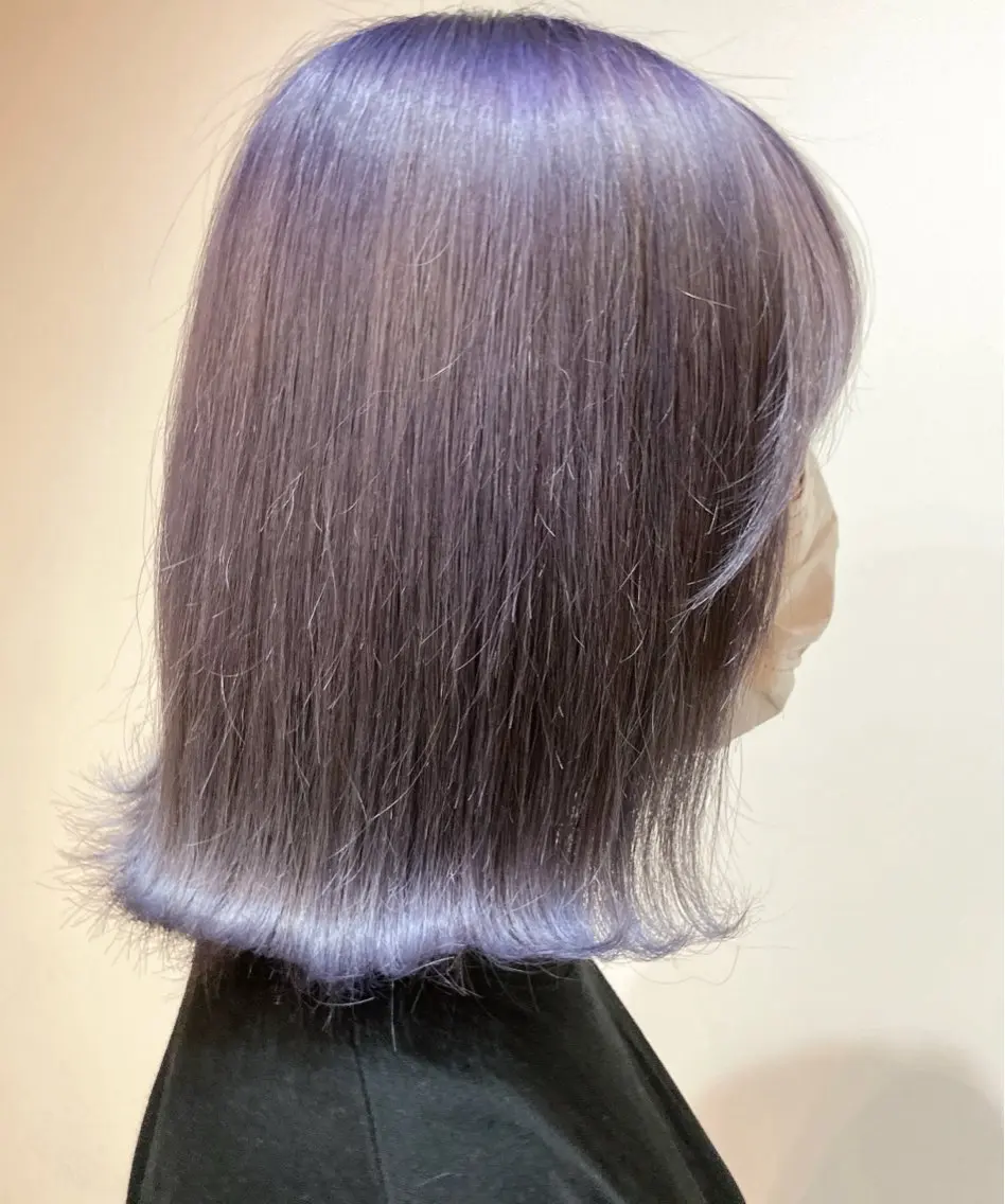 ショート カラー ブリーチ パープルカラー ボブ 外ハネヘア カット ヘアカラー トリートメント 山本 将史のヘアスタイル