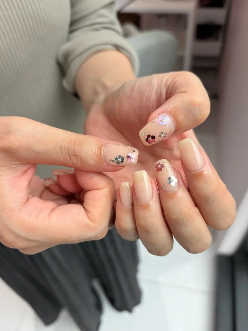 ミディアム ハンドネイル Clala Ayumiのネイルデザイン