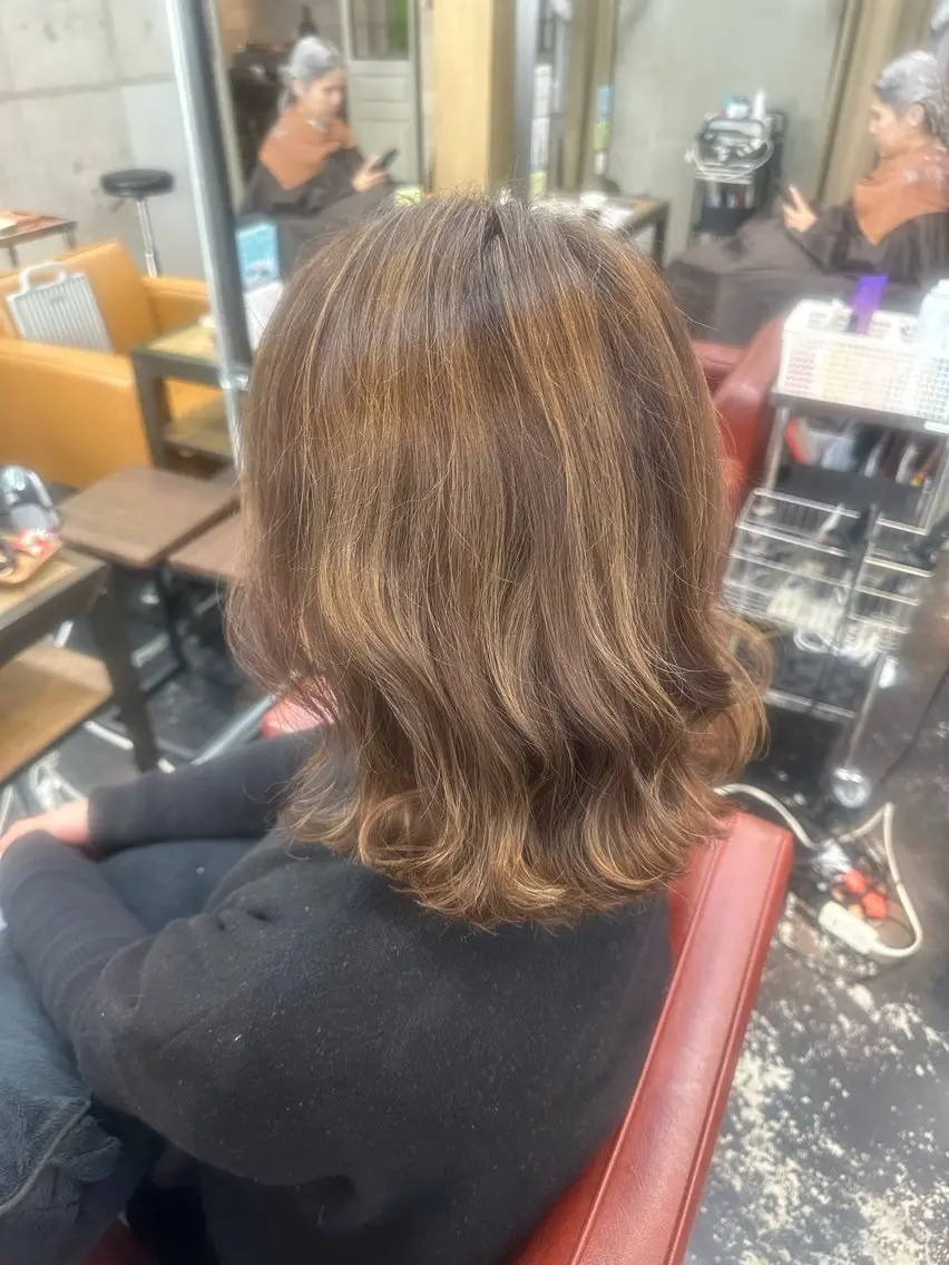 ミディアム カラー 保井 実奈美のヘアスタイル