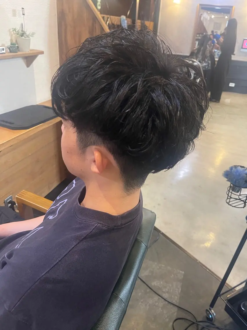 ショート パーマ メンズ メンズパーマ シャドーパーマ 三浦 みのりのヘアスタイル