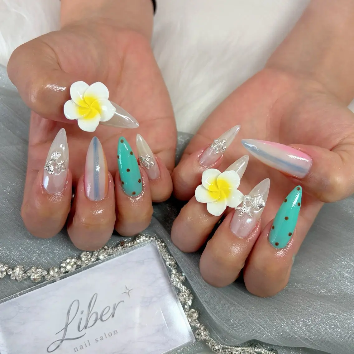 ネイル 夏ネイル ハンドネイル Liber リベルのネイルデザイン