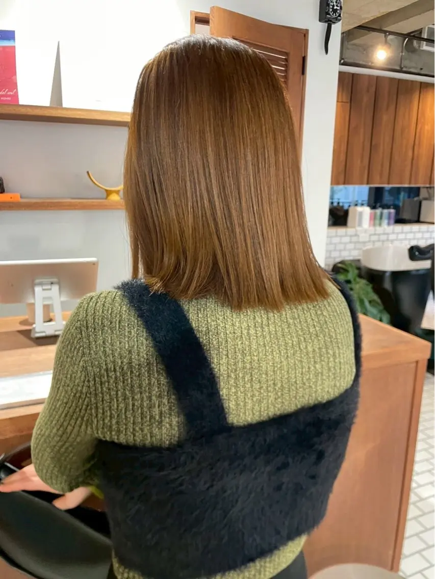 ミディアム カラー 切りっぱなしボブ ベージュカラー ボブ kaito /都立大学herのヘアスタイル
