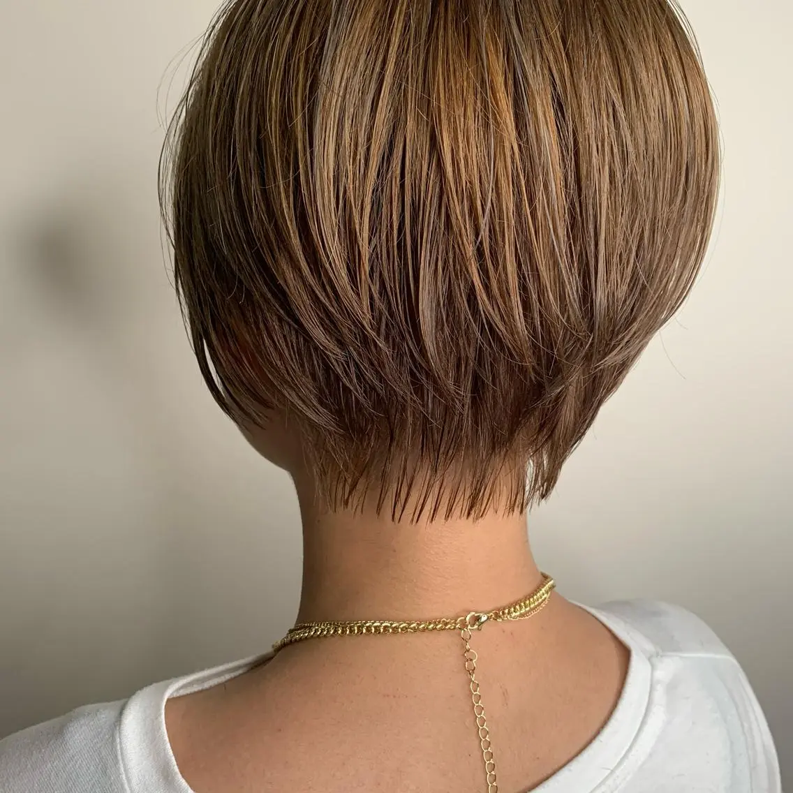 ショート カラー アッシュ ベージュカラー ショートヘア カット トリートメント ヘアセット メンズサロン ANSWERのヘアスタイル