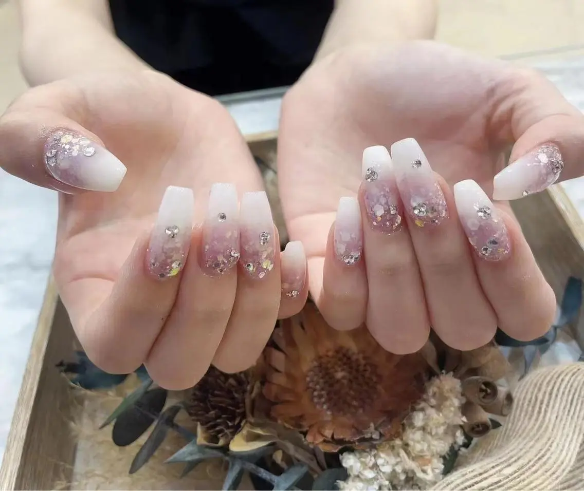 ネイル グラデーション ラメ(グリッター) ホワイト Babarla nailのネイルデザイン