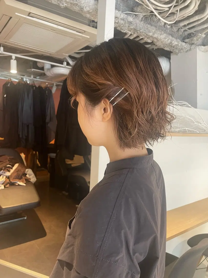 ショート カラー mei|顔まわり ×透明感カラーのヘアスタイル