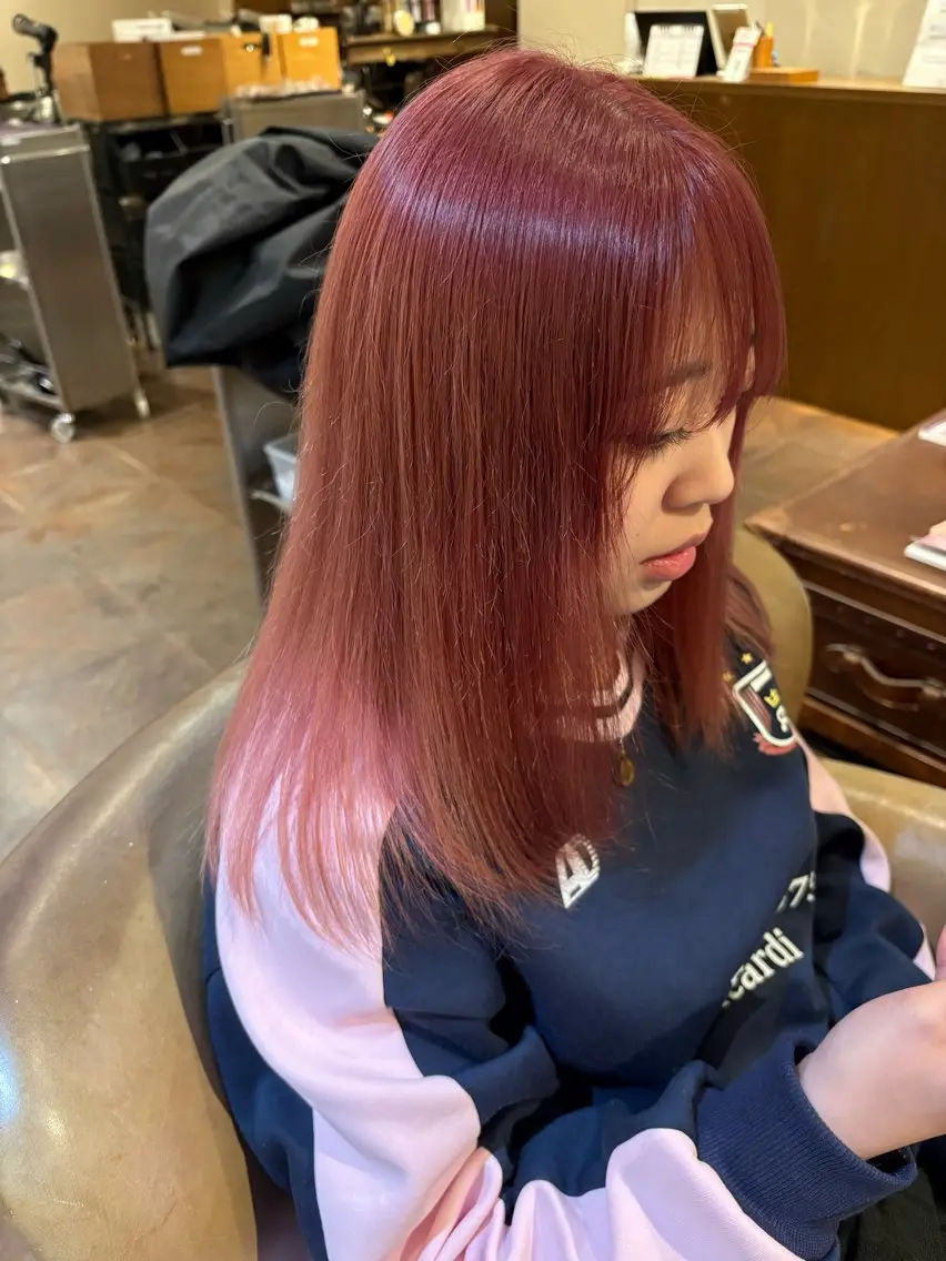 ミディアム 伊藤 利澄のヘアスタイル