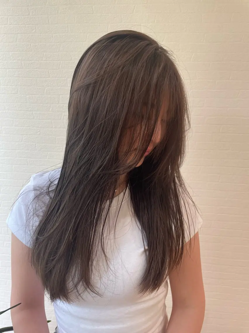カラー ブリーチ ブラウンカラー 透明感カラー ブリーチなしカラー ヘアカラー 金森 実海のヘアスタイル