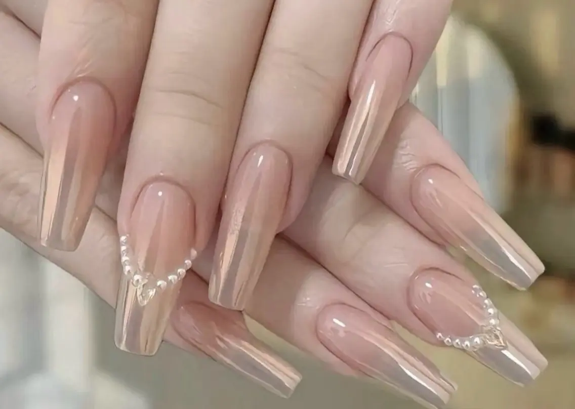 ネイル チークネイル 長さ出し フラワーネイル フレンチネイル ガーリー SunNail池袋駅 ワンホンネイルのネイルデザイン