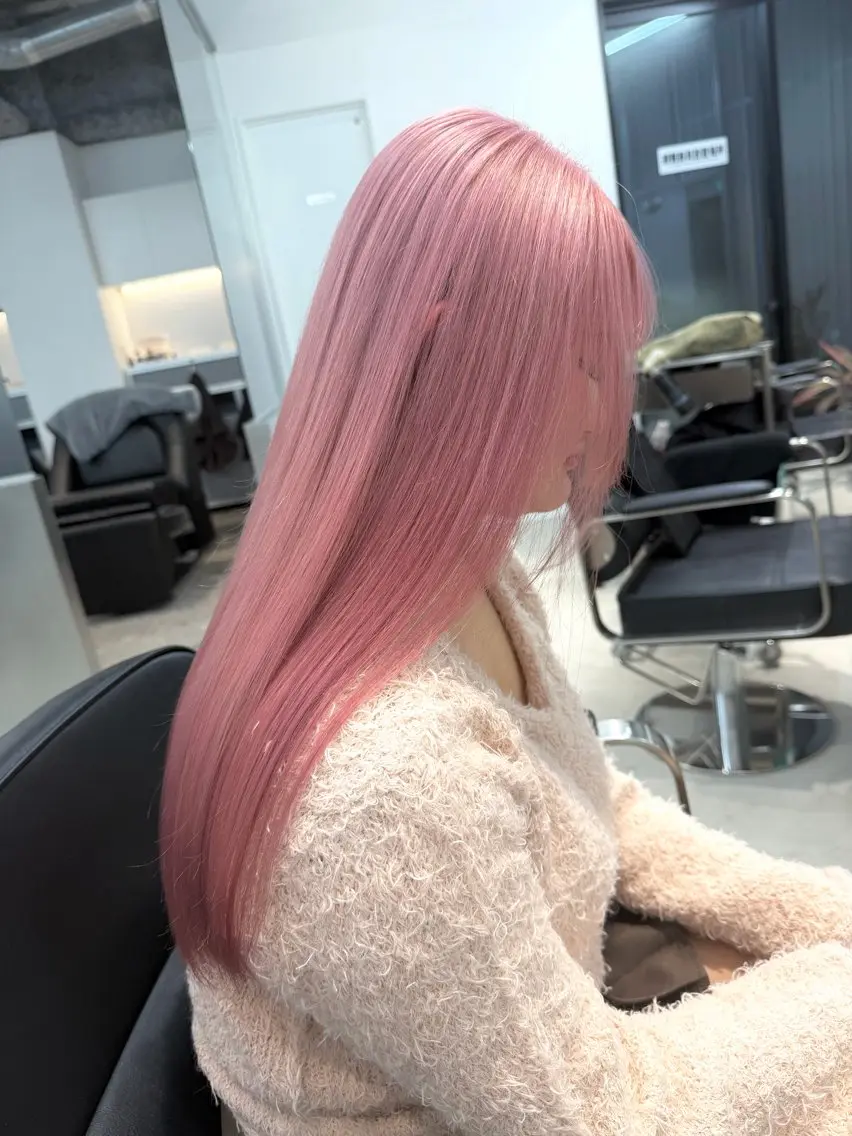 ロング ヘアカラー ブリーチ特化🎖️ピ ンクカラー高橋さやかのヘアスタイル