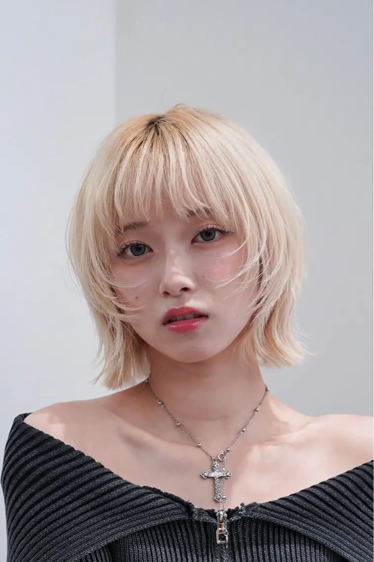 ショート カラー ボブレイヤー ハイトーンカラー ボブ レイヤーカット 髪質改善カラー Unami 太田英寿のヘアスタイル