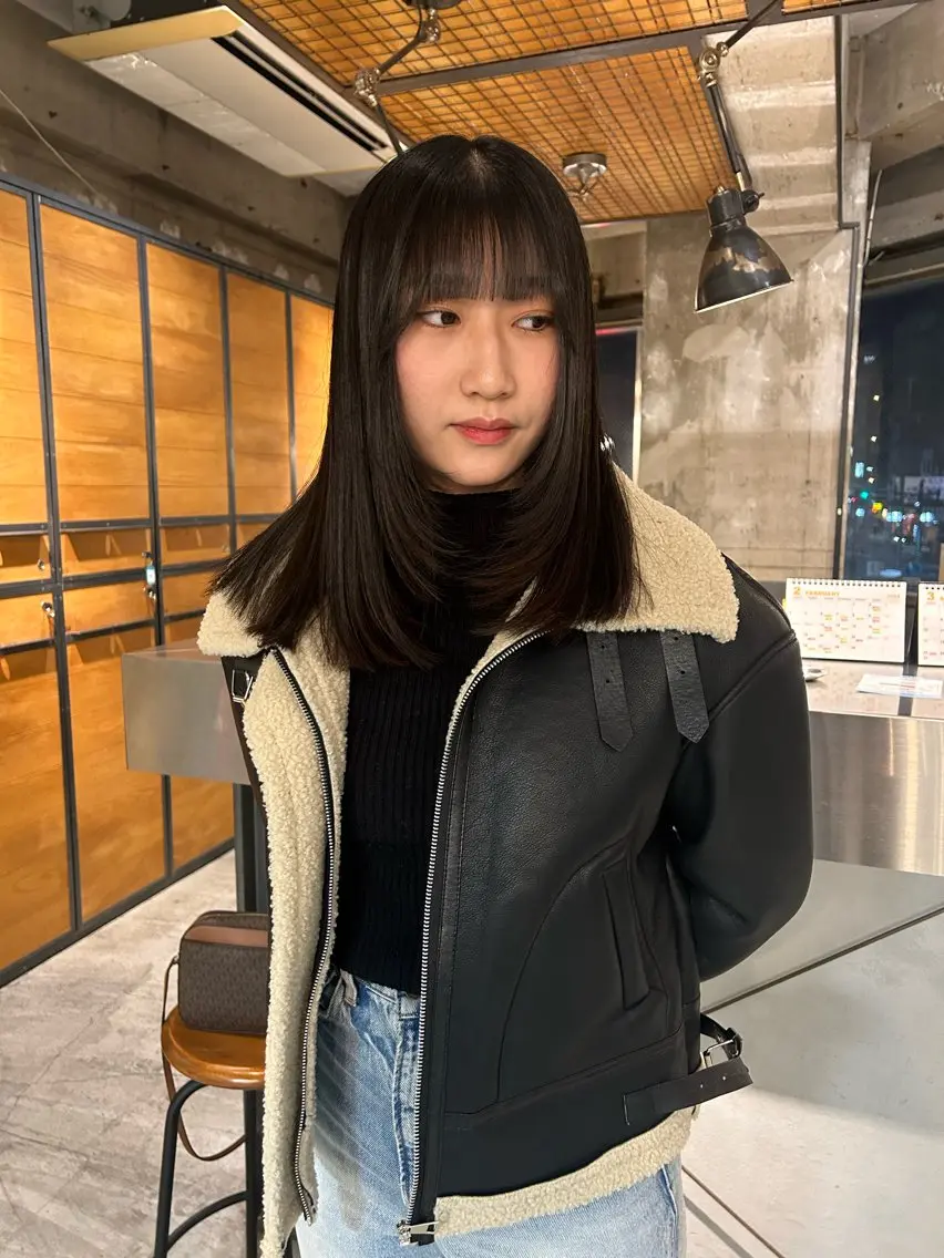 ミディアム カラー 顔まわりレイヤー 顔周りカット レイヤーカット カット 海外レイヤー /NAGISAのヘアスタイル