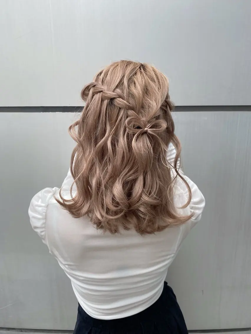 ミディアム 秋元 利央のヘアスタイル