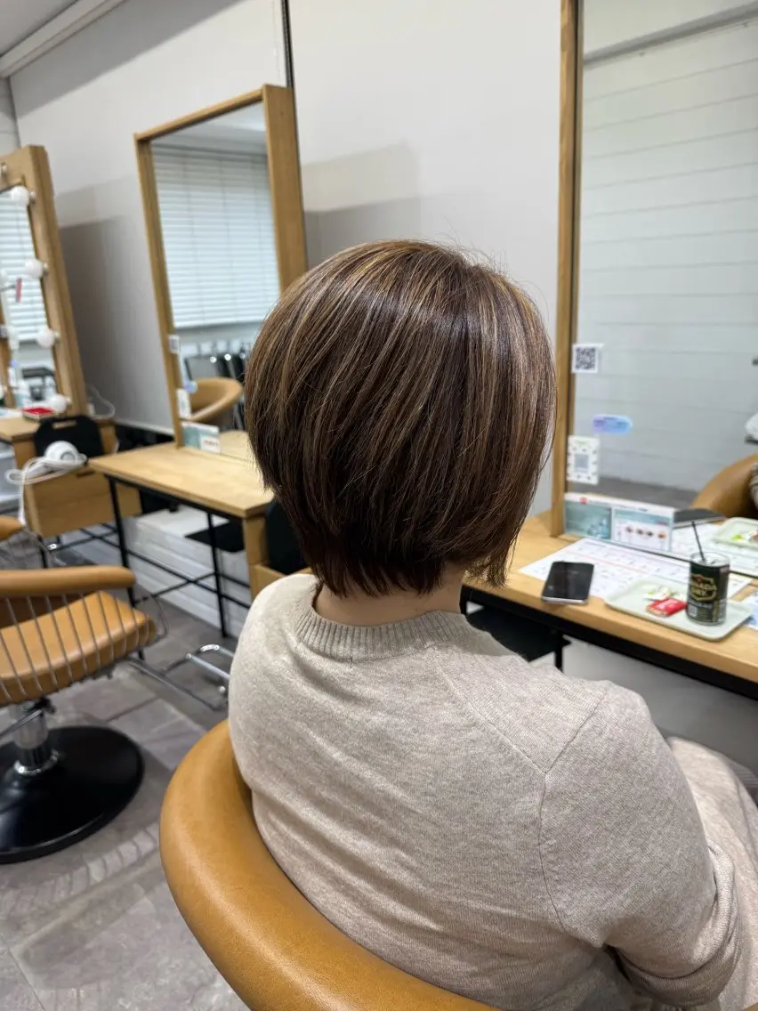 ミディアム ハイライト 四ッ井 翔のヘアスタイル