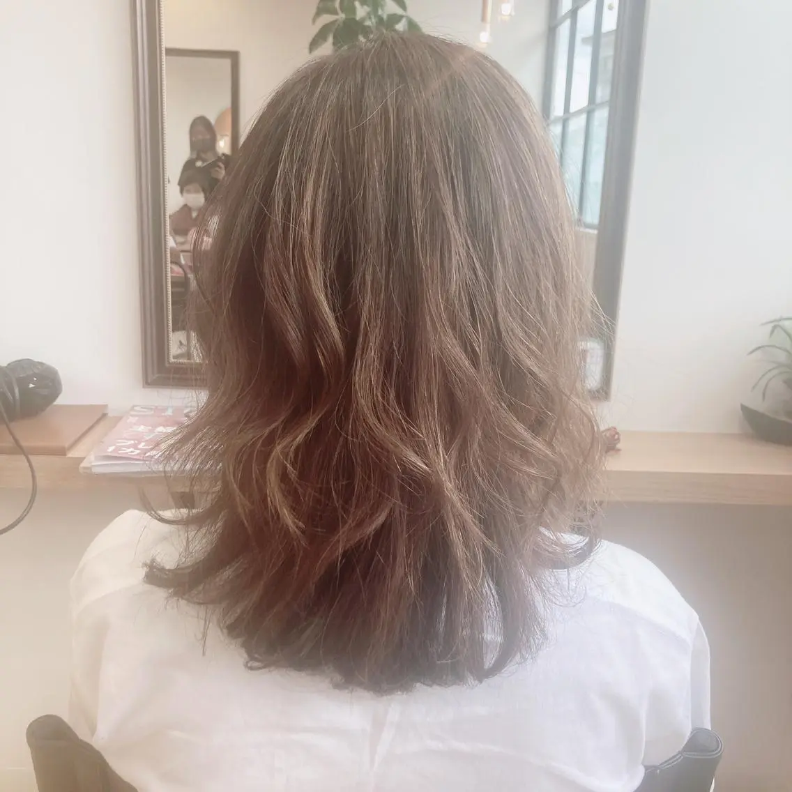 ミディアム パーマ 神田 菜々子のヘアスタイル