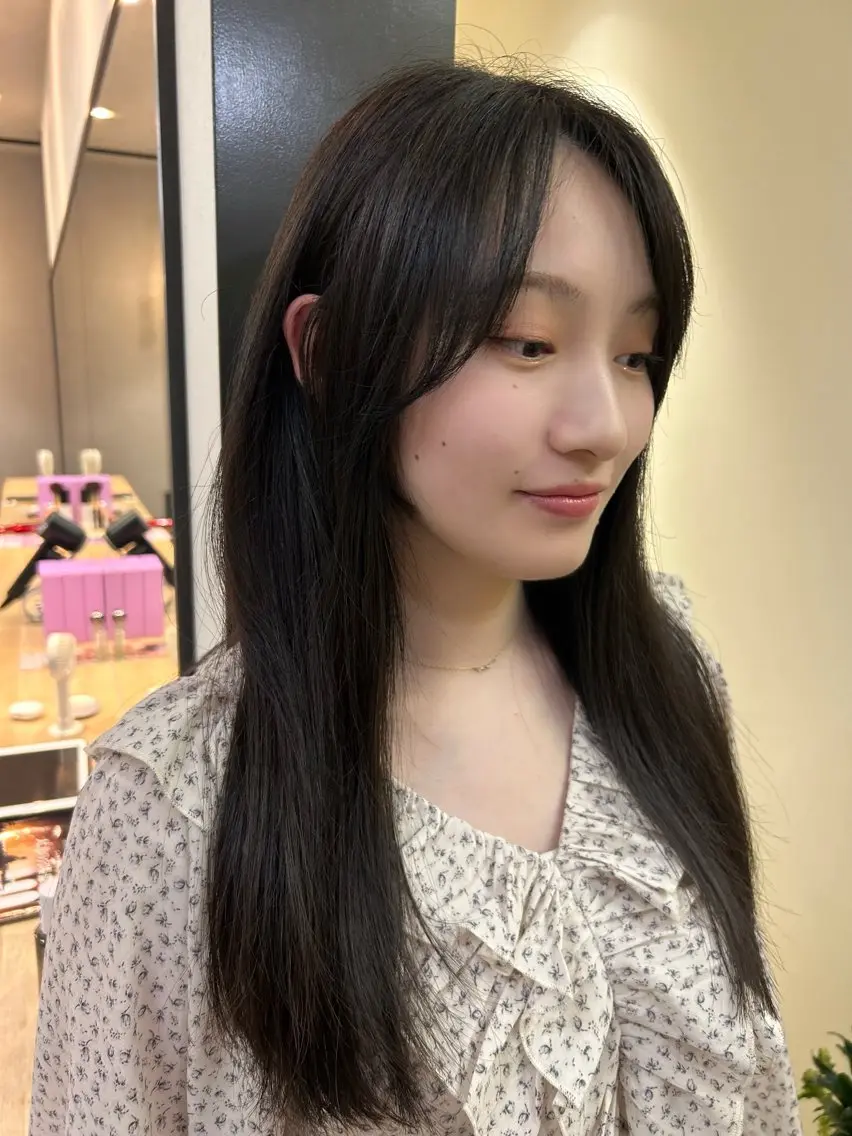 ロング カラー 透明感カラー グレージュ hubhair レイヤー/透明感のヘアスタイル