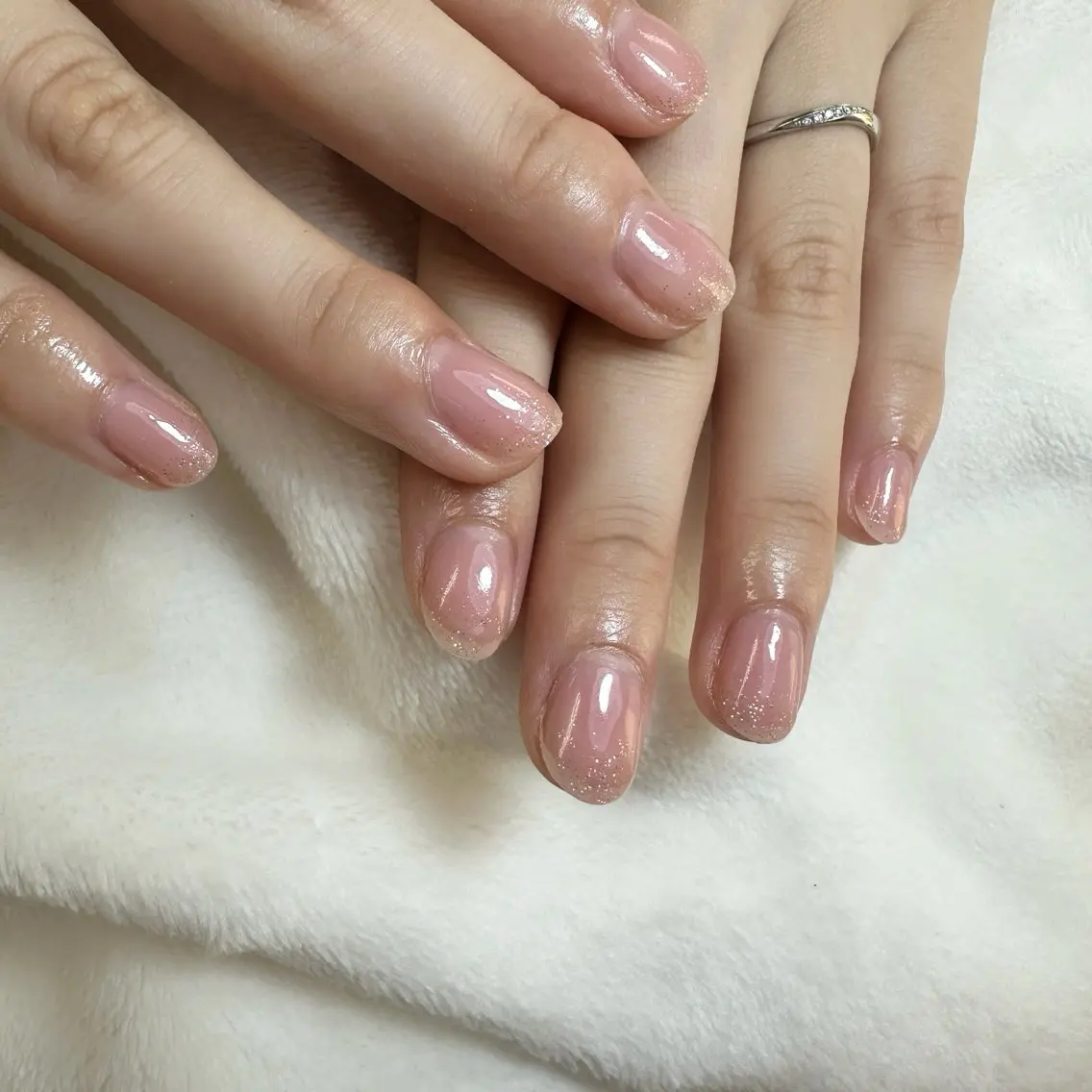 ネイル ラメ(グリッター) オフィスネイル ワンカラーネイル ピンク シンプルネイル ハンドネイル WHITE NAIL Ichinoseのネイルデザイン