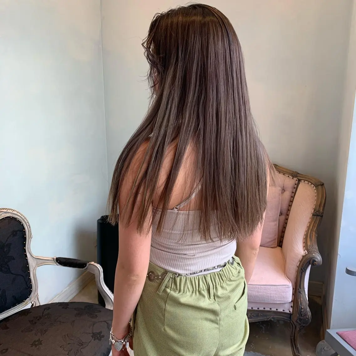 ロング カラー SAKINO ベージュカラーのヘアスタイル