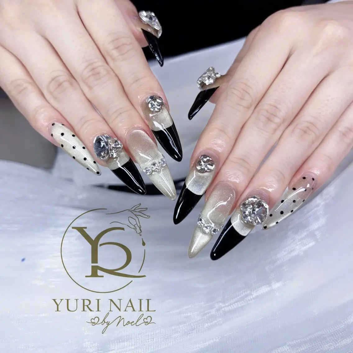 ネイル チークネイル フットネイル フレンチネイル グラデーション キラキラネイル ハンドネイル フットネイル ハンドケア YURI Nail Funabashiのネイルデザイン